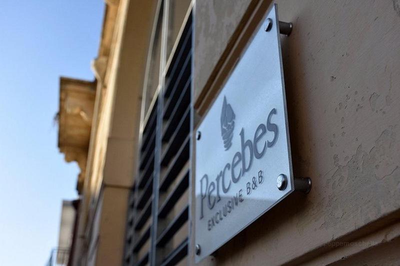 Percebes Exclusive B&B Cutrofiano Esterno foto
