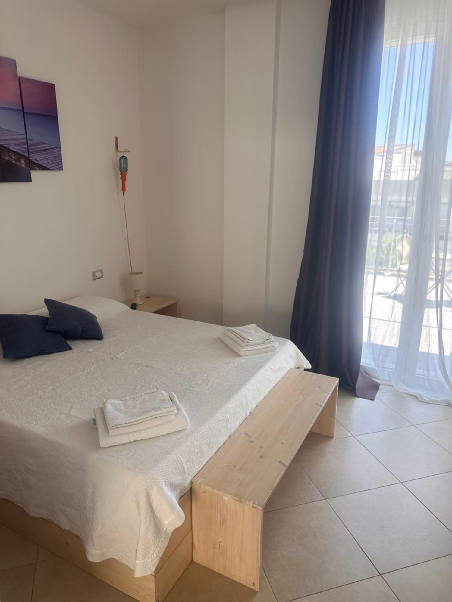 Percebes Exclusive B&B Cutrofiano Esterno foto
