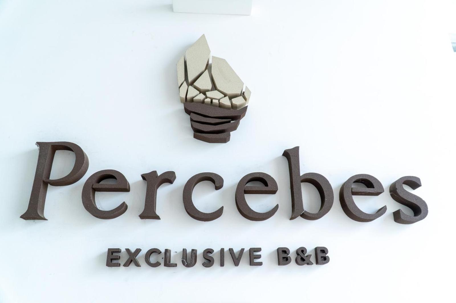 Percebes Exclusive B&B Cutrofiano Esterno foto